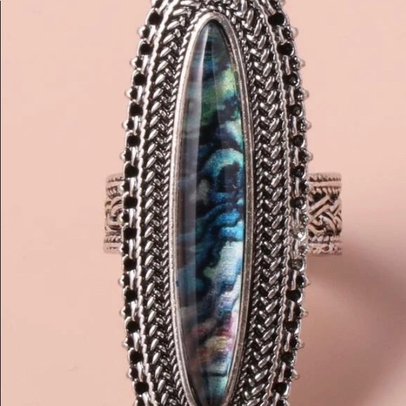 Size 6 Ring - Picture 3 of 5